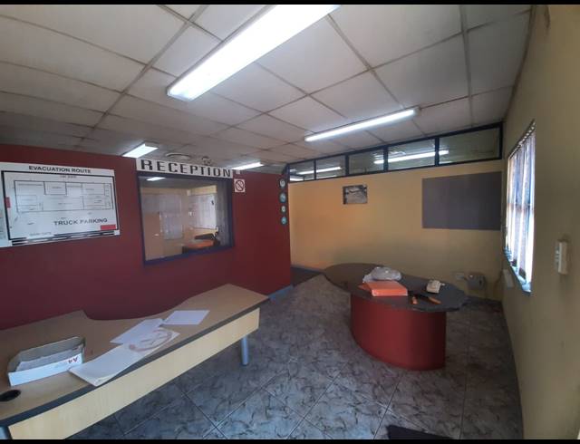 1,660M² INDUSTRIAL YARD TO LET IN WESTMEAD